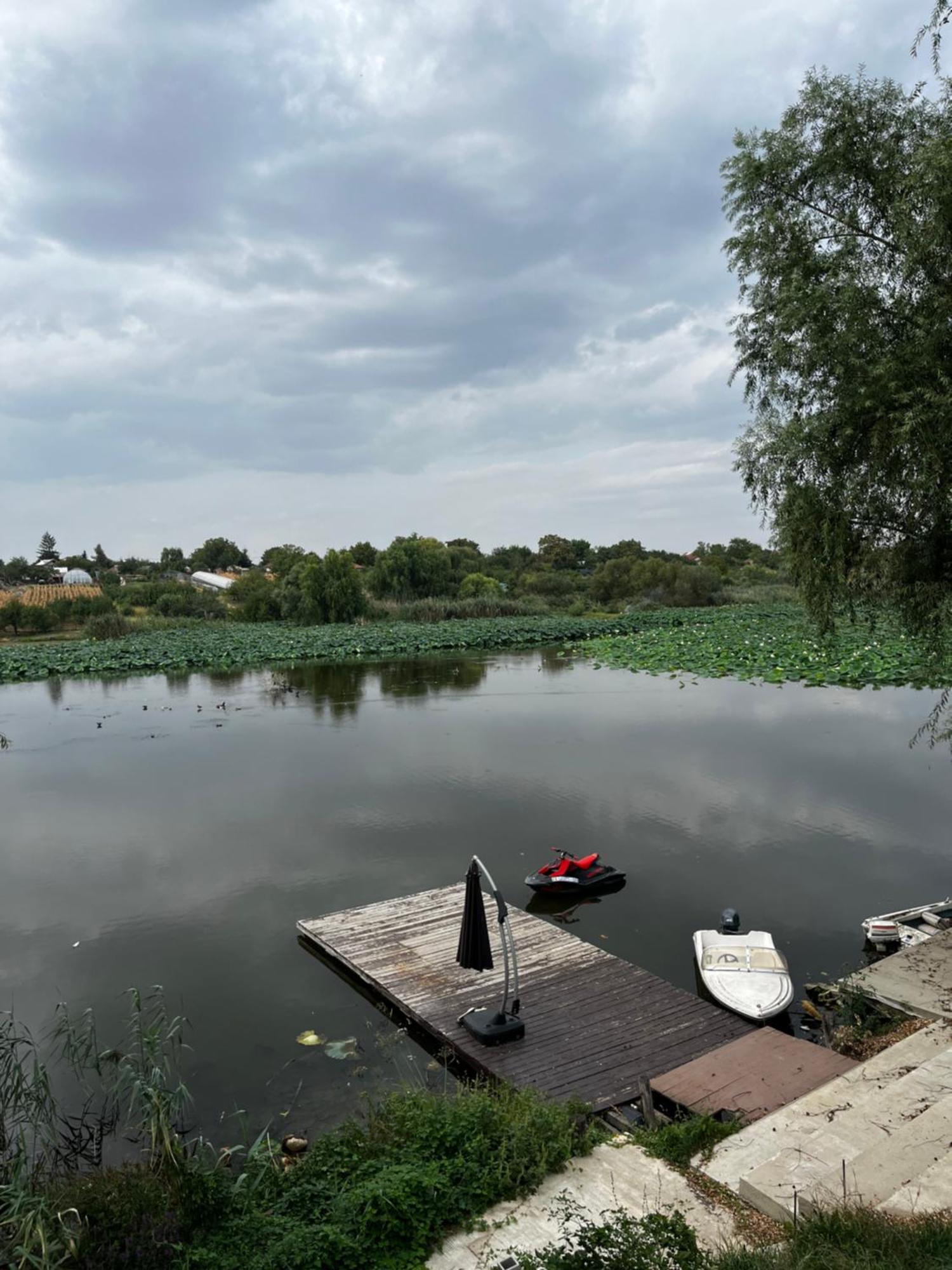 La Nuferi Lac To Therme & Aeroport Otopeni Hotel Sznagov Kültér fotó